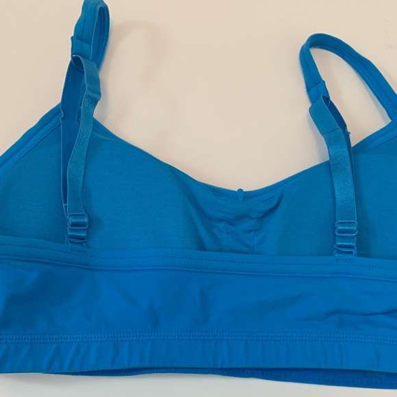Lucy blue sports bra - convertible straps - size large - Picture 3 of 3